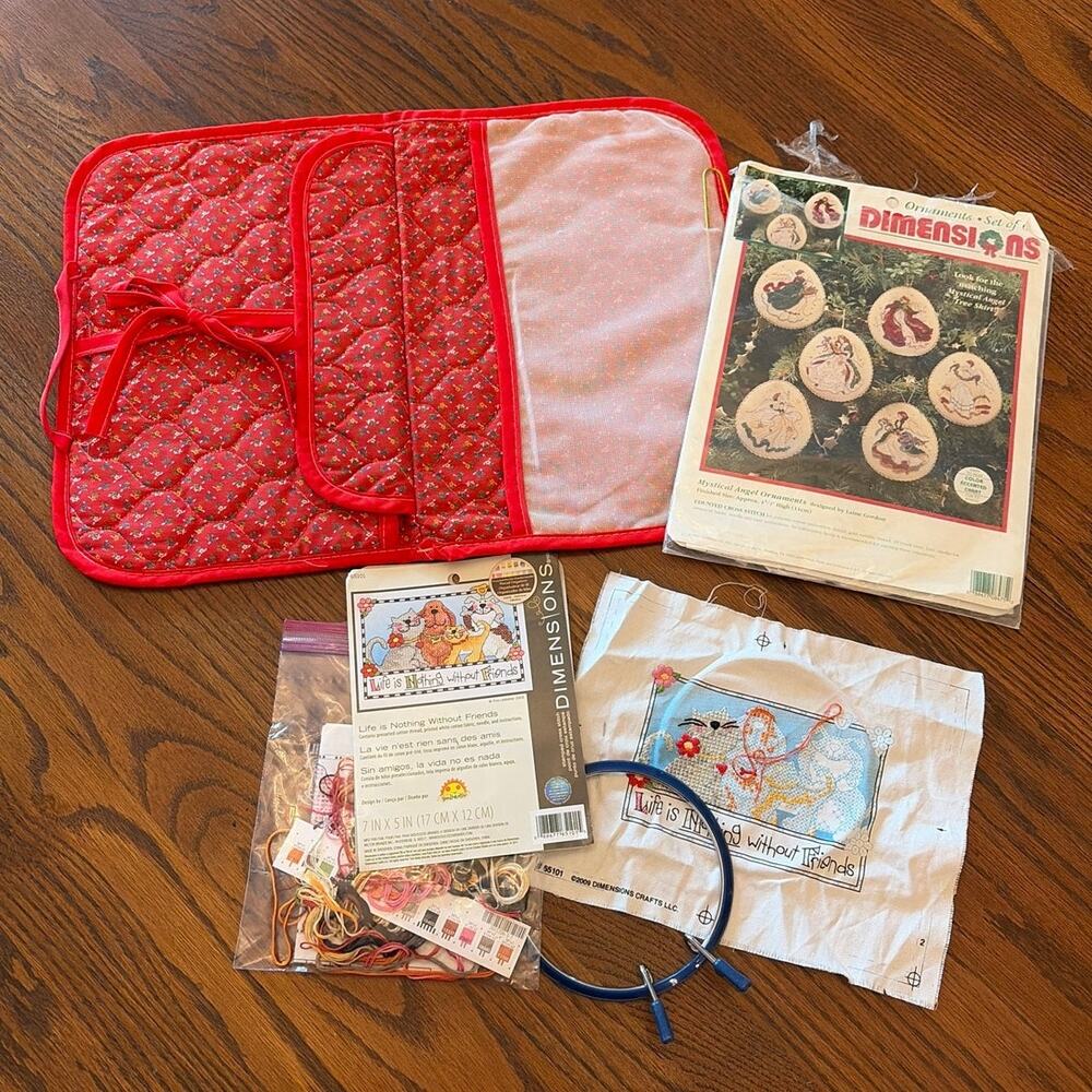 Lot of two Dimensions Cross-Stitch Kits Vintage Carry Case Small Hoop Craft Set